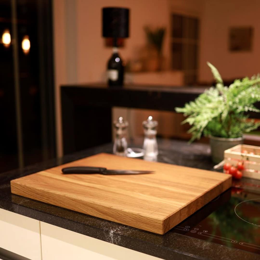Solid Oak Cutting Board detail view