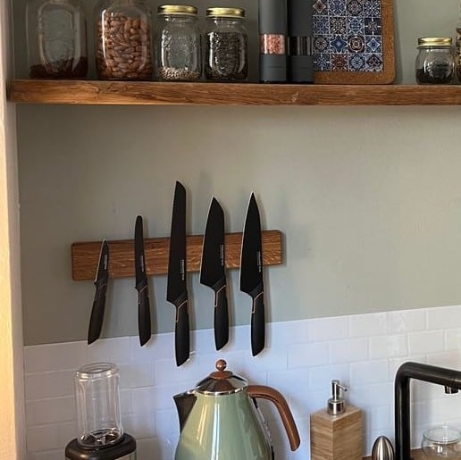 Magnetic Oak Knife Rail detail view