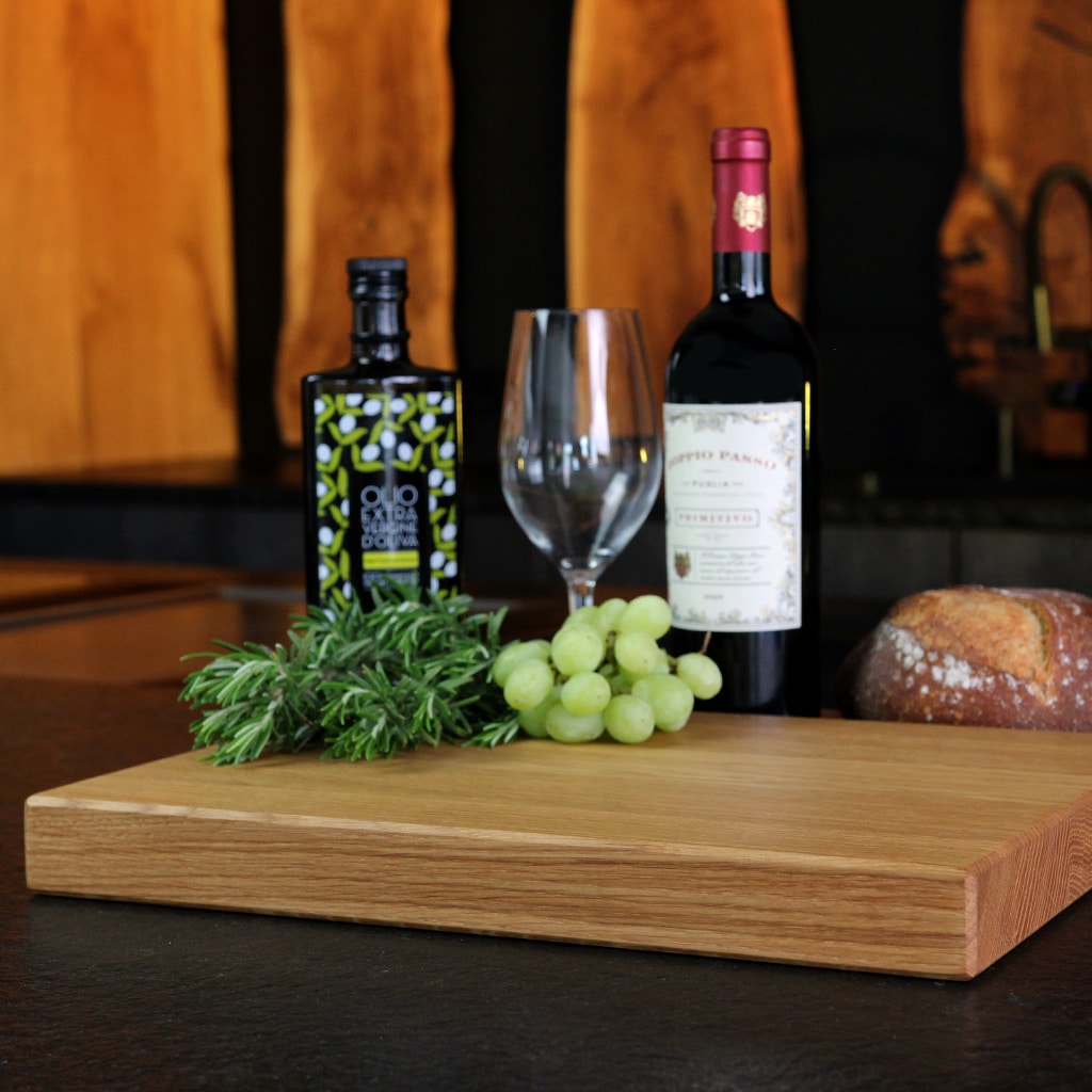 Solid Oak Cutting Board detail view